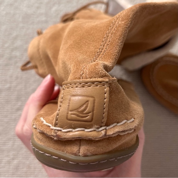 Tall moccasin shoes - Picture 3 of 6